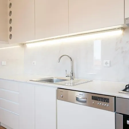 Amazing River View 2 Bdr, 2 Bath