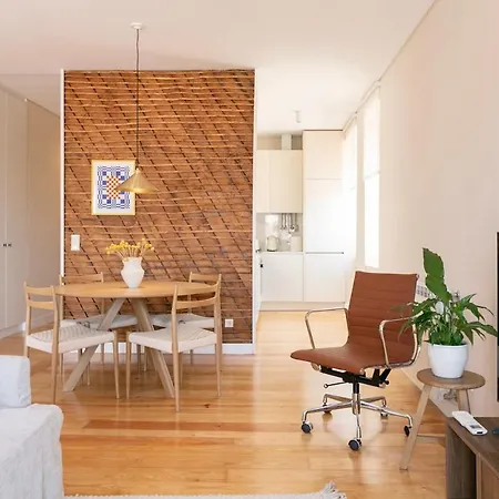 Amazing River View 2 Bdr, 2 Bath 公寓