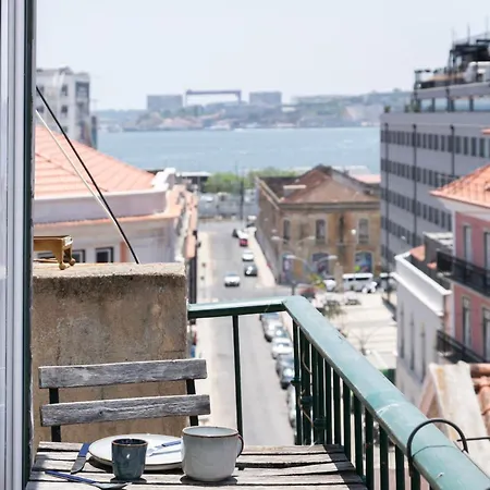 Amazing River View 2 Bdr, 2 Bath Lissabon